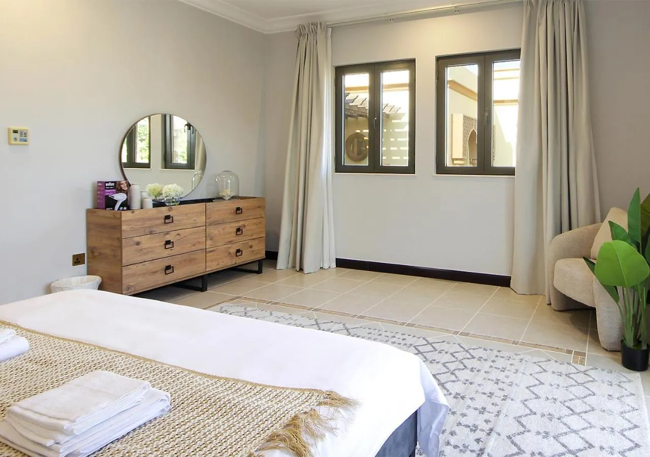 Cozy 4Br Maid Villa At Canal Cove Palm Jumeirah Dubai
