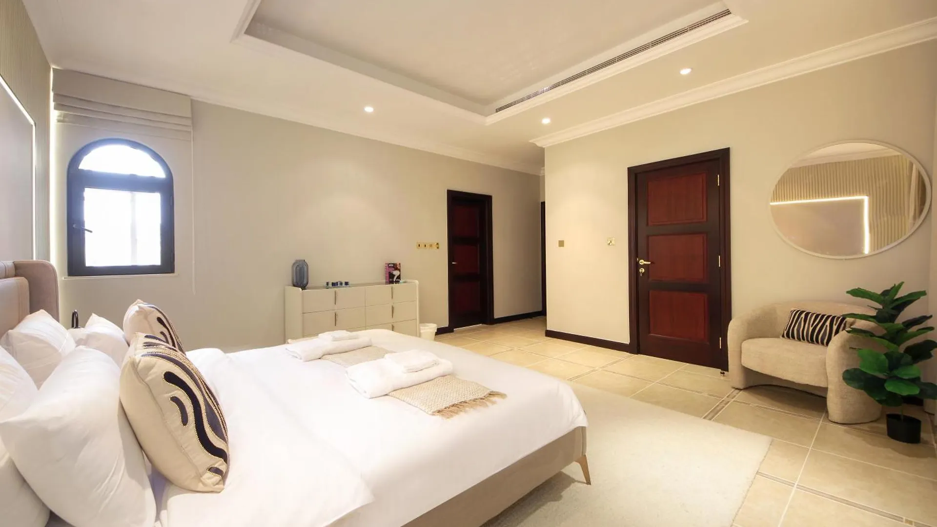 Cozy 4Br Maid Villa At Canal Cove Palm Jumeirah Dubai
