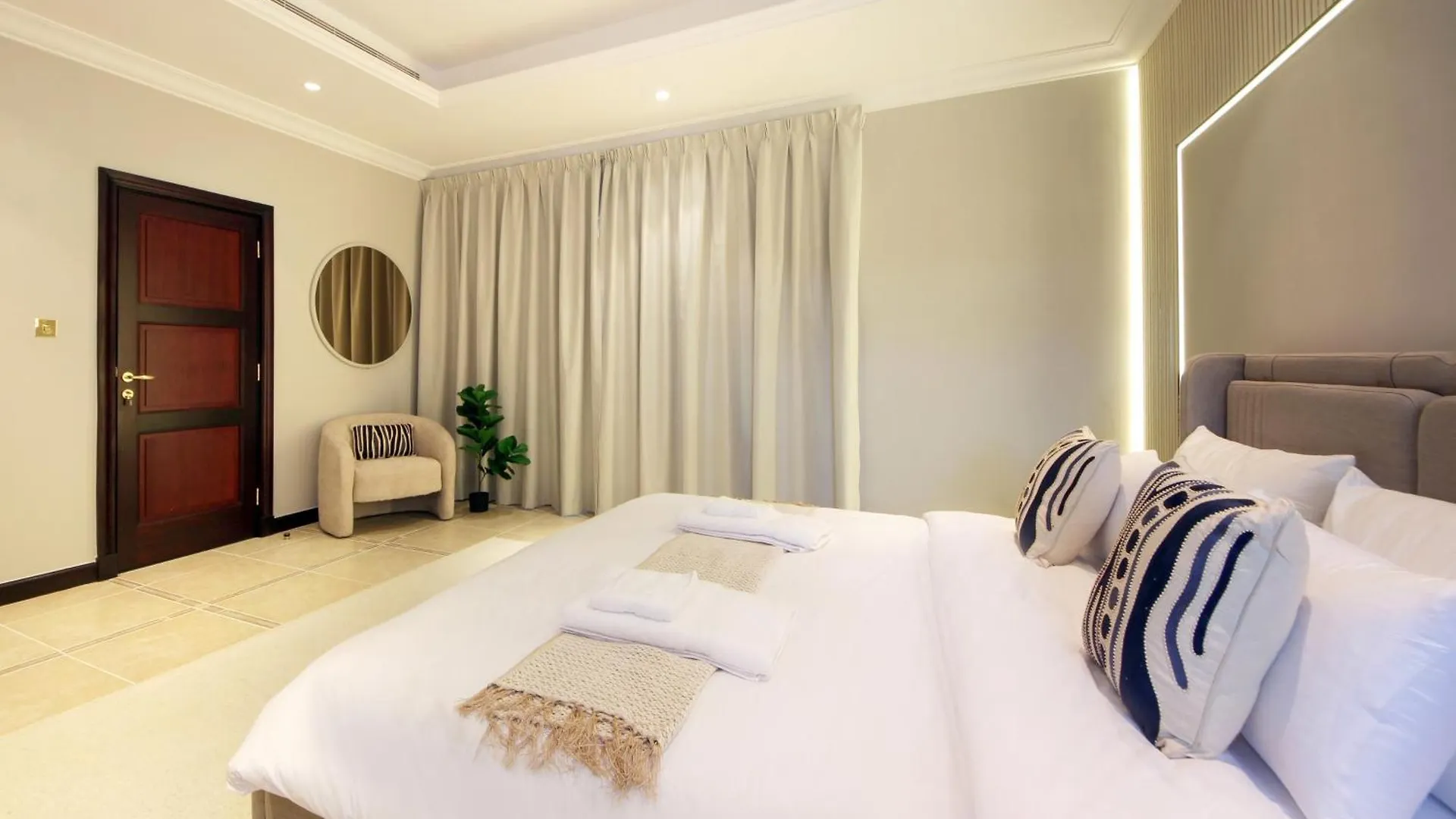 Cozy 4Br Maid Villa At Canal Cove Palm Jumeirah Dubai United Arab Emirates