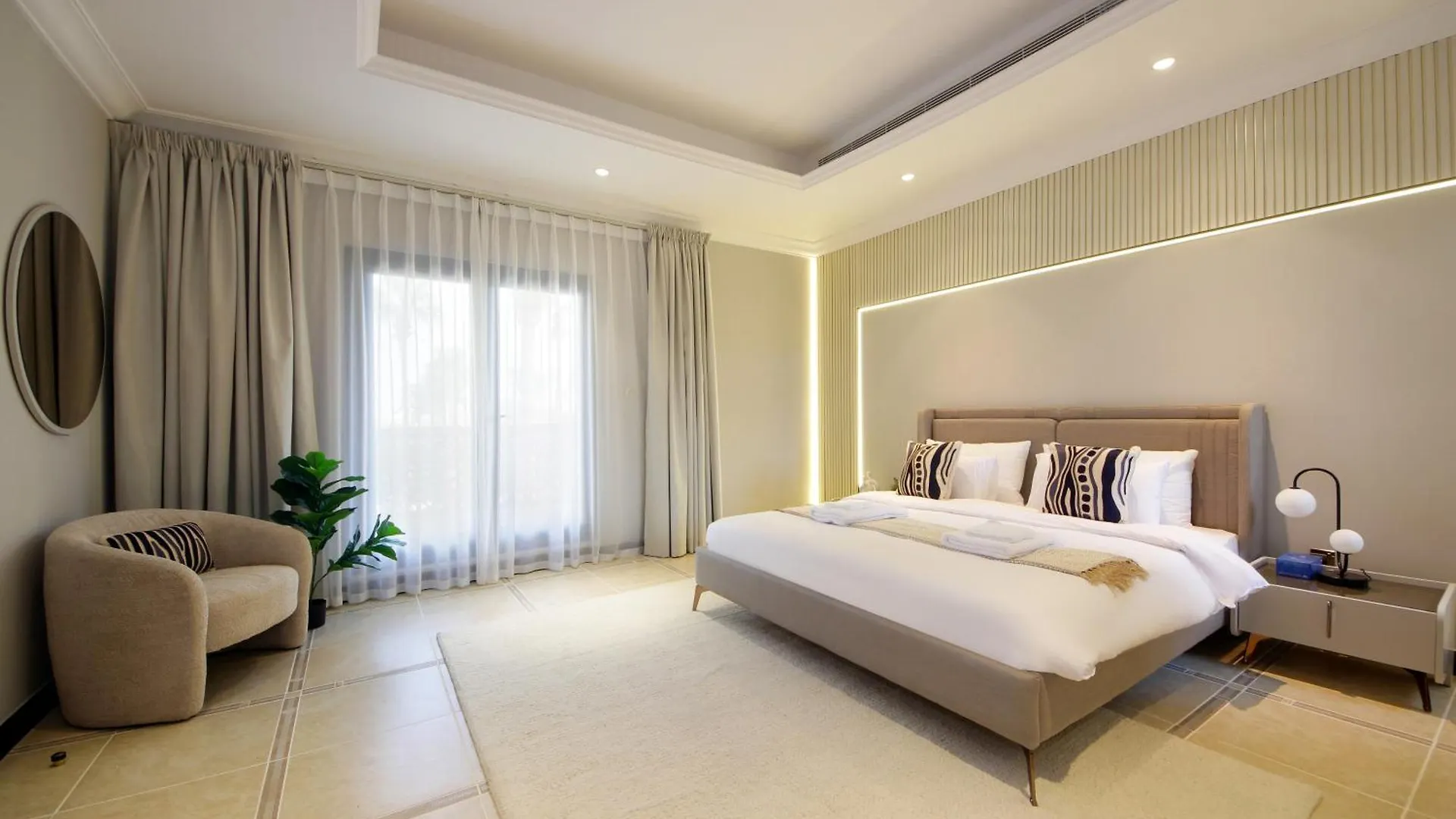 Cozy 4Br Maid Villa At Canal Cove Palm Jumeirah Dubai