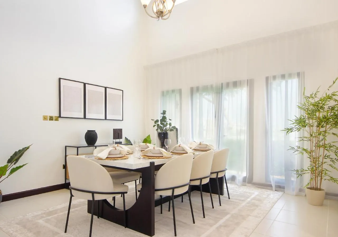 Cozy 4Br Maid Villa At Canal Cove Palm Jumeirah Dubai United Arab Emirates