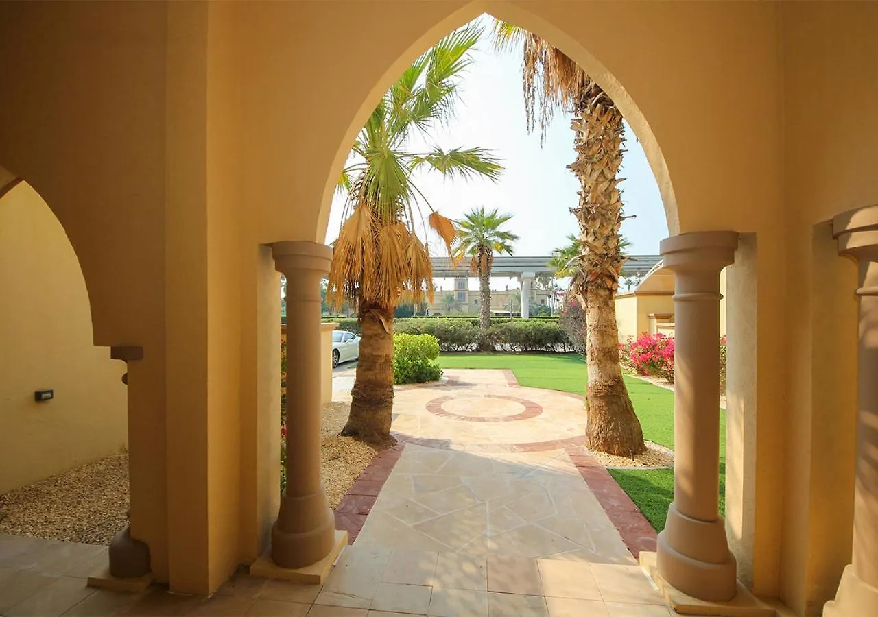 Cozy 4Br Maid Villa At Canal Cove Palm Jumeirah Dubai United Arab Emirates