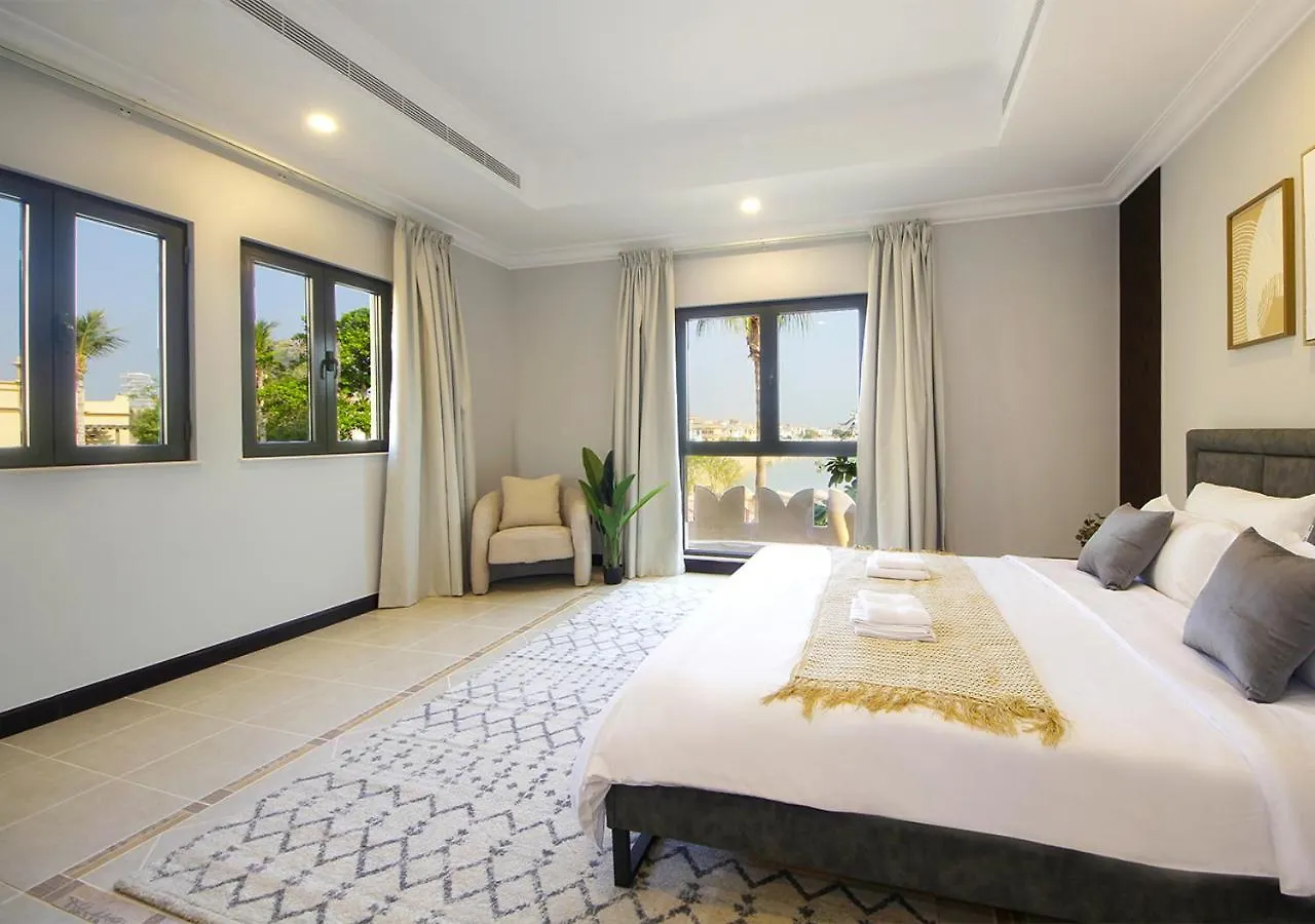 Cozy 4Br Maid Villa At Canal Cove Palm Jumeirah Dubai United Arab Emirates