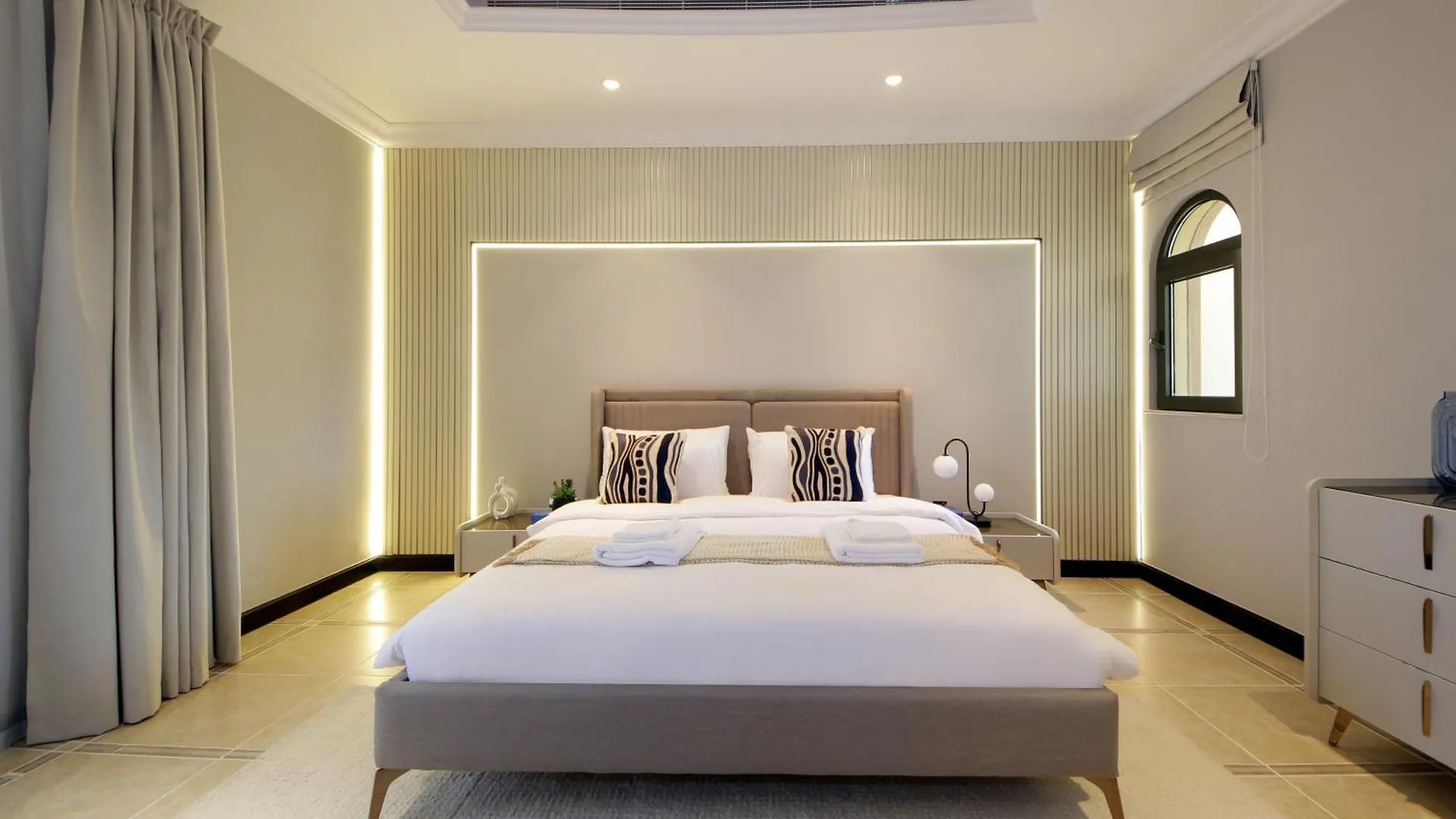 Cozy 4Br Maid Villa At Canal Cove Palm Jumeirah Dubai