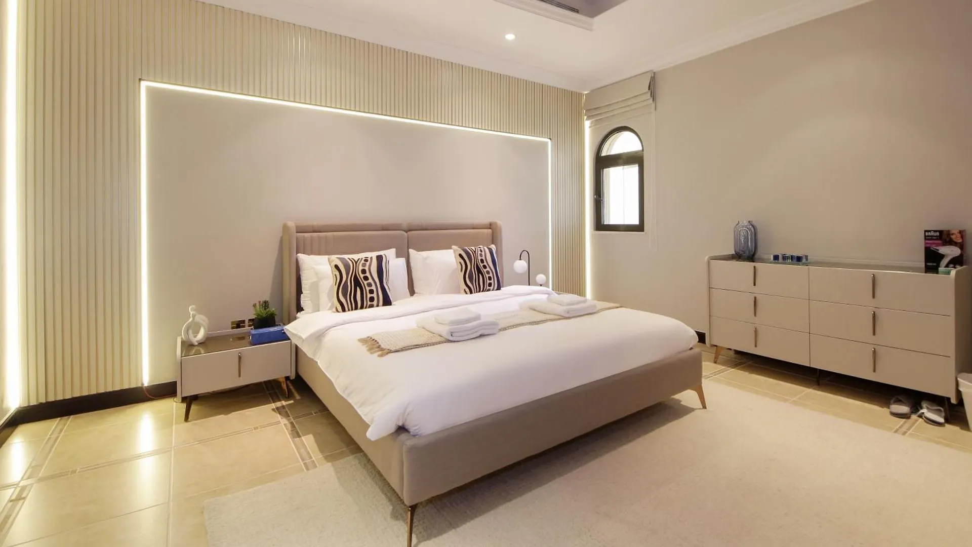 Cozy 4Br Maid Villa At Canal Cove Palm Jumeirah Dubai
